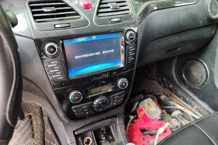 Used JAC Group Heyue 2012 1.5L Manual Luxury Sport Edition Audio And AC Panel