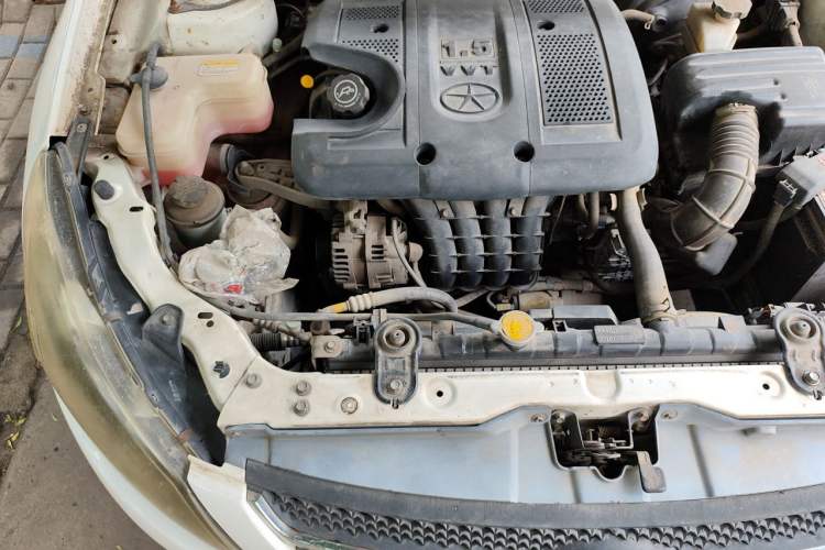 Used JAC Group Heyue 2012 1.5L Manual Luxury Sport Edition Engine Bay Right