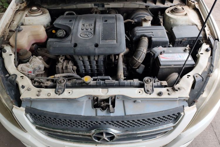 Used JAC Group Heyue 2012 1.5L Manual Luxury Sport Edition Engine Bay