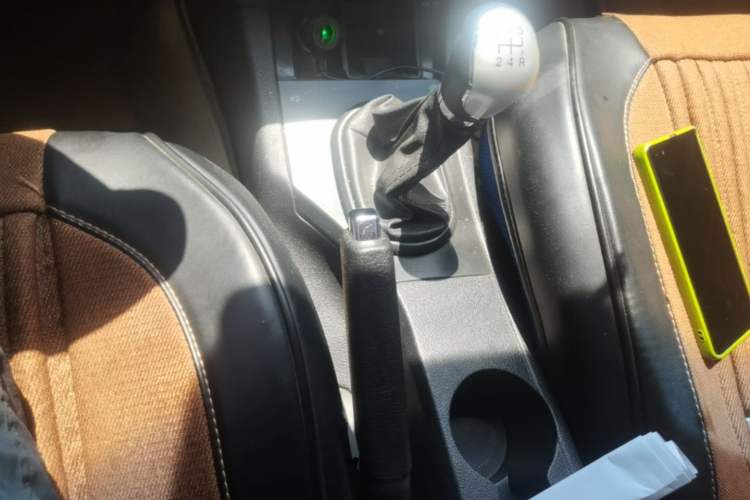 Used JAC Group Heyue 2012 1.5L Manual Zunyi Trim Gear Lever