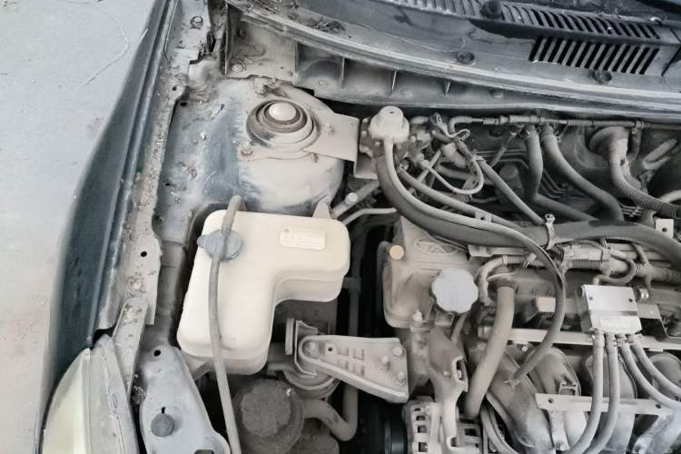 Used JAC Group Heyue  Engine Bay Right