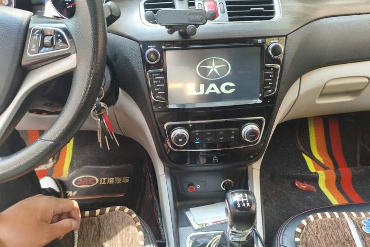 Used JAC Group Heyue 2014 1.5L Manual Comfort Model China IV Standard Audio And AC Panel