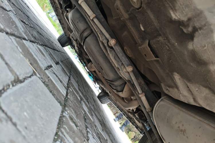 Used JAC Group Heyue 2014 1.5L Manual Luxury Version China IV Standard Chassis Rear