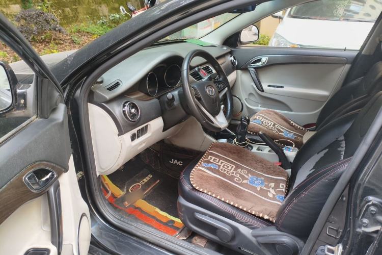 Used JAC Group Heyue 2014 1.5L Manual Comfort Model China IV Standard Driver Seat