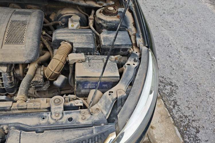 Used JAC Group Heyue 2014 1.5L Manual Luxury Version China IV Standard Engine Bay Left