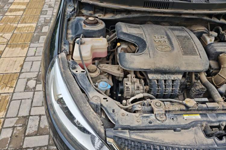 Used JAC Group Heyue 2014 1.5L Manual Luxury Version China IV Standard Engine Bay Right