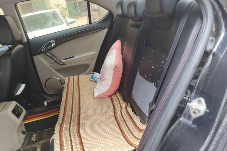 Used JAC Group Heyue 2014 1.5L Manual Comfort Model China IV Standard Left Rear Seat