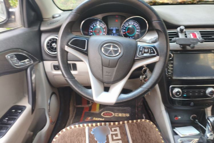 Used JAC Group Heyue 2014 1.5L Manual Comfort Model China IV Standard Steering Wheel