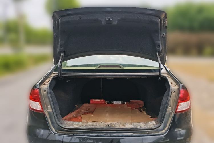 Used JAC Group Heyue 2014 1.5L Manual Luxury Version China IV Standard Trunk