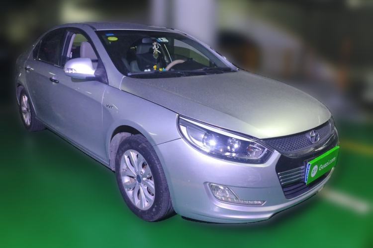 Used JAC Group Heyue 2014 1.5L Manual Luxury Version China IV Standard Front Right 45 Deg