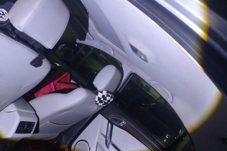 Used JAC Group Heyue 2014 1.5L Manual Luxury Version China IV Standard Headliner