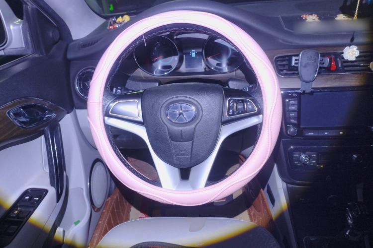 Used JAC Group Heyue 2014 1.5L Manual Luxury Version China IV Standard Steering Wheel
