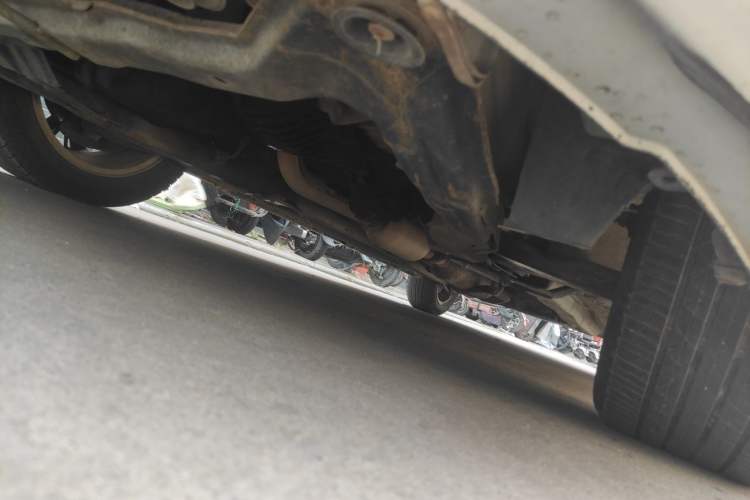 Used JAC Group Heyue 2014 1.5L Manual Comfort Model China IV Standard Chassis Front Left