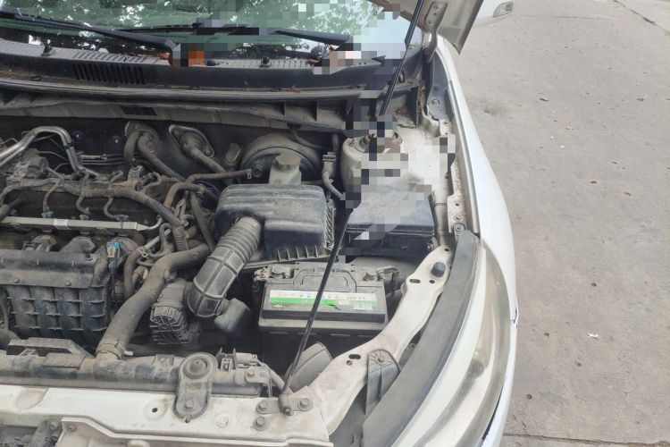 Used JAC Group Heyue 2014 1.5L Manual Luxury Version China IV Standard Engine Bay Left