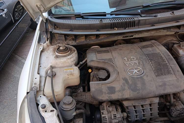 Used JAC Group Heyue 2014 1.5L Manual Comfort Model China IV Standard Engine Bay Right
