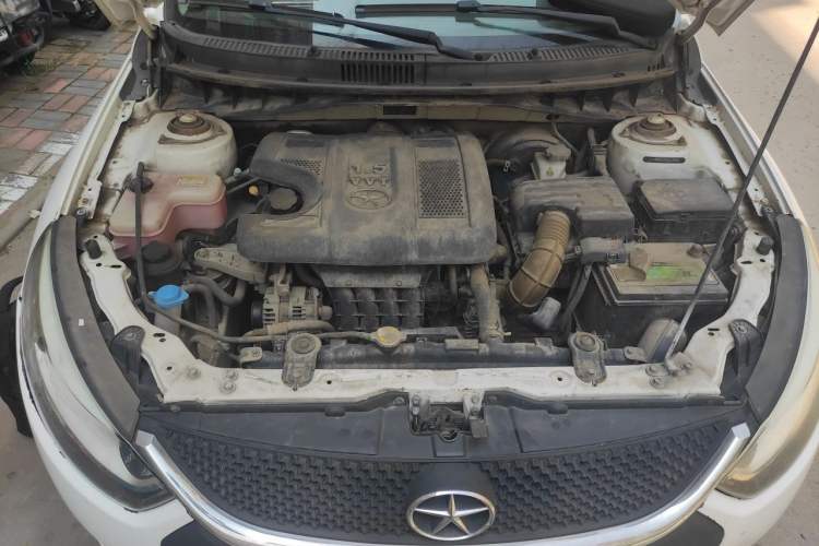 Used JAC Group Heyue 2014 1.5L Manual Comfort Model China IV Standard Engine Bay