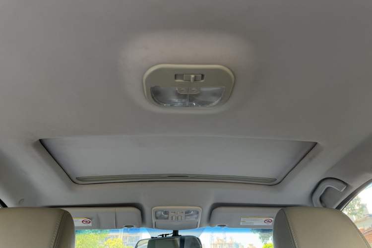 Used JAC Group Heyue 2014 1.5L Manual Luxury Version China IV Standard Headliner