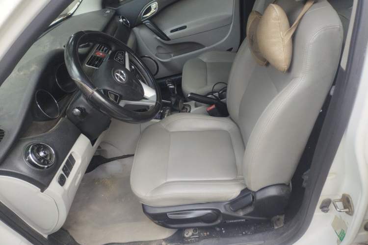 Used JAC Group Heyue 2014 1.5L Manual Luxury Version China IV Standard Left Front Seat