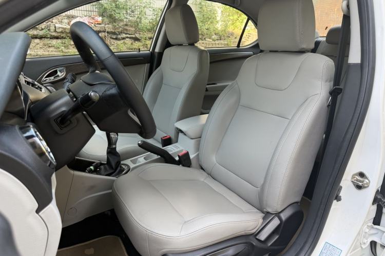 Used JAC Group Heyue 2014 1.5L Manual Luxury Version China IV Standard Left Front Seat