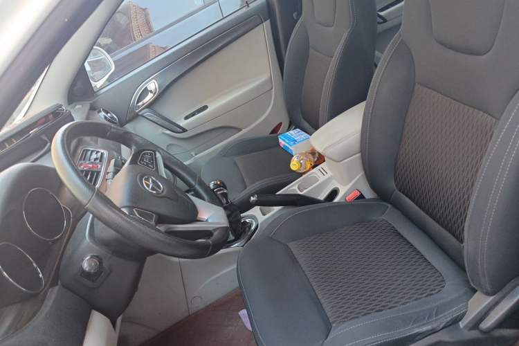 Used JAC Group Heyue 2014 1.5L Manual Comfort Model China IV Standard Left Front Seat