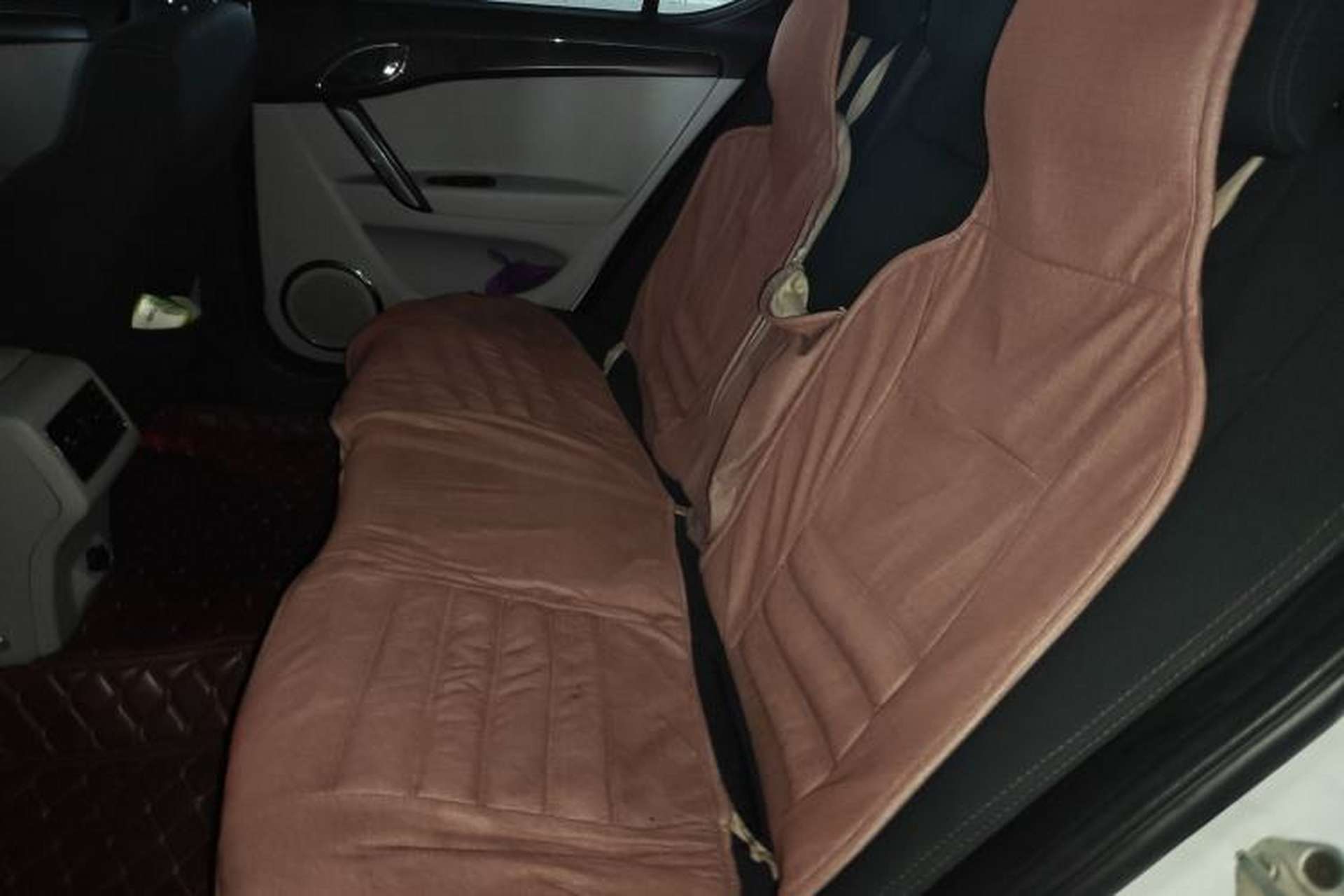 Used JAC Group Heyue 2014 1.5L Manual Comfort Model China IV Standard Left Rear Seat