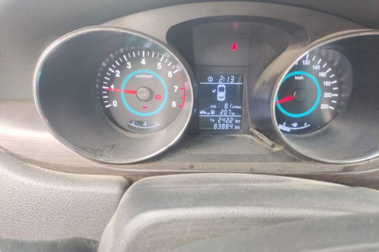 Used JAC Group Heyue 2014 1.5L Manual Luxury Version China IV Standard Odometer Close Up