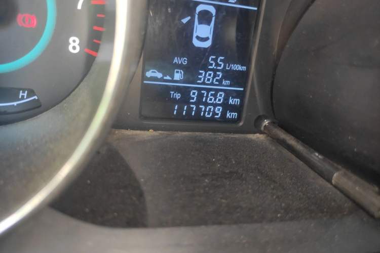 Used JAC Group Heyue 2014 1.5L Manual Comfort Model China IV Standard Odometer Close Up