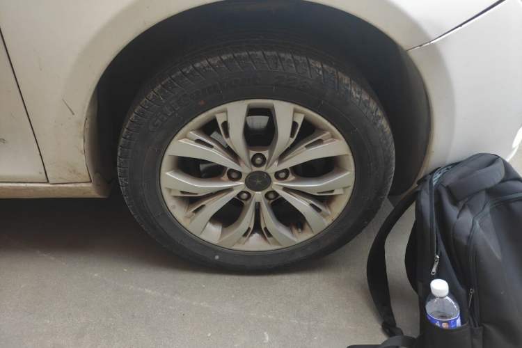 Used JAC Group Heyue 2014 1.5L Manual Comfort Model China IV Standard Right Front Wheel Hub