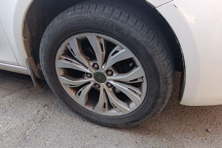 Used JAC Group Heyue 2014 1.5L Manual Comfort Model China IV Standard Right Front Wheel Hub
