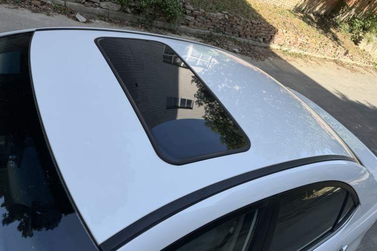 Used JAC Group Heyue 2014 1.5L Manual Luxury Version China IV Standard Roof