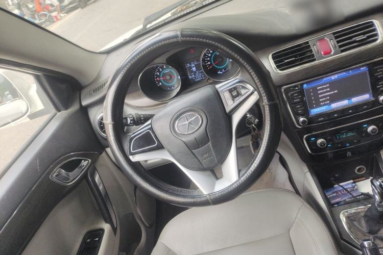 Used JAC Group Heyue 2014 1.5L Manual Luxury Version China IV Standard Steering Wheel