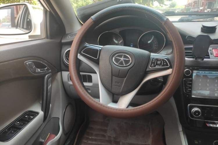 Used JAC Group Heyue 2014 1.5L Manual Comfort Model China IV Standard Steering Wheel