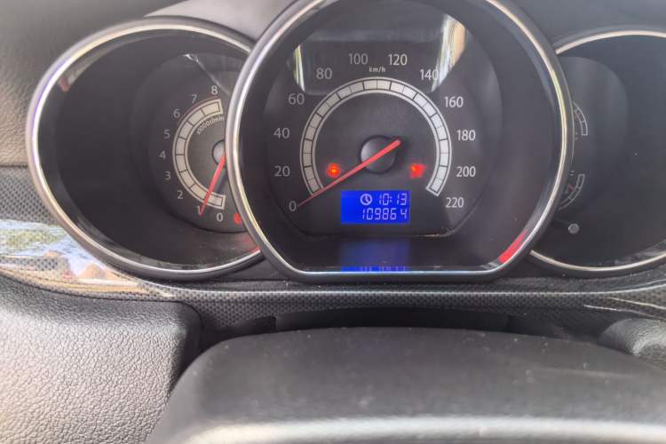 Used JAC Group Heyue 2016 1.5L Manual Comfort Version China V Standard Odometer Close Up