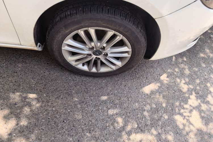 Used JAC Group Heyue 2016 1.5L Manual Comfort Version China V Standard Right Front Wheel Hub