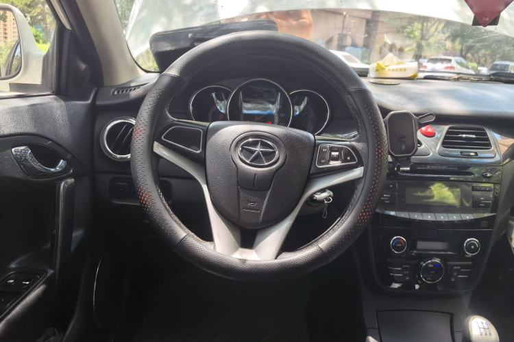 Used JAC Group Heyue 2016 1.5L Manual Comfort Version China V Standard Steering Wheel