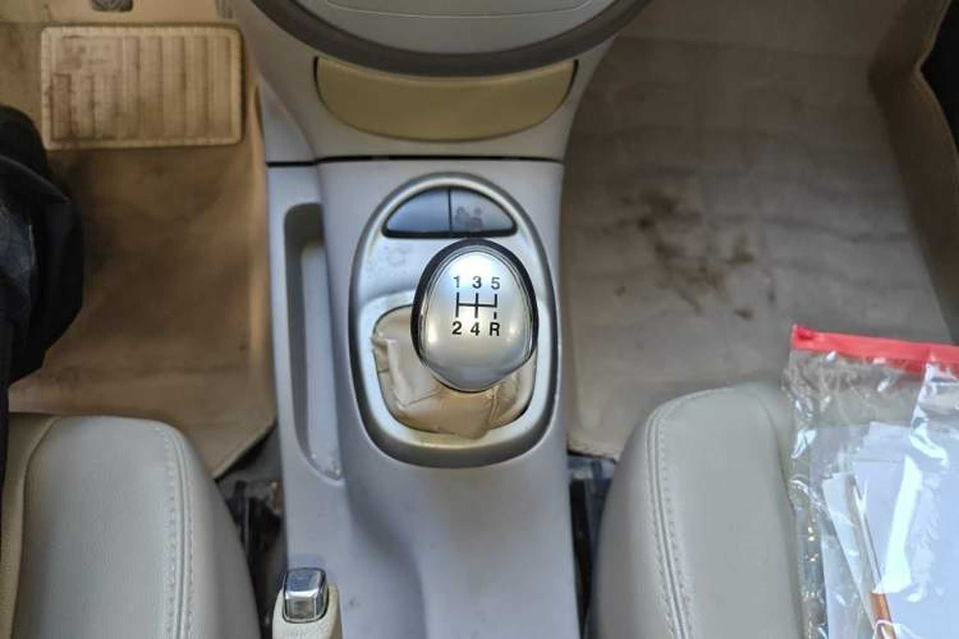 Used JAC Group Heyue A13RS  Gear Lever