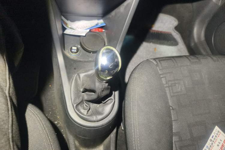 Used JAC Group Heyue A13RS 2014 CROSS 1.3L Manual Comfort Model Gear Lever