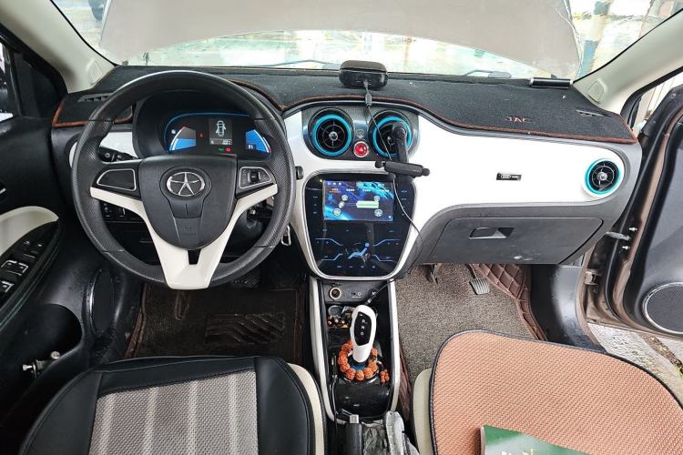 Used JAC Group iEV 2015 iEV5 Center Console