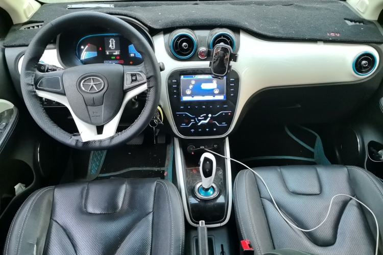 Used JAC Group iEV 2015 iEV5 Center Console