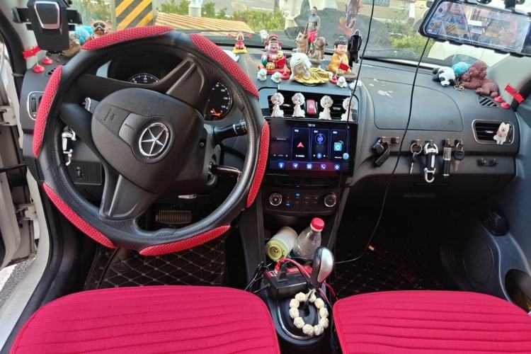 Used JAC Group iEV 2015 iEV4 Luxury Model Center Console