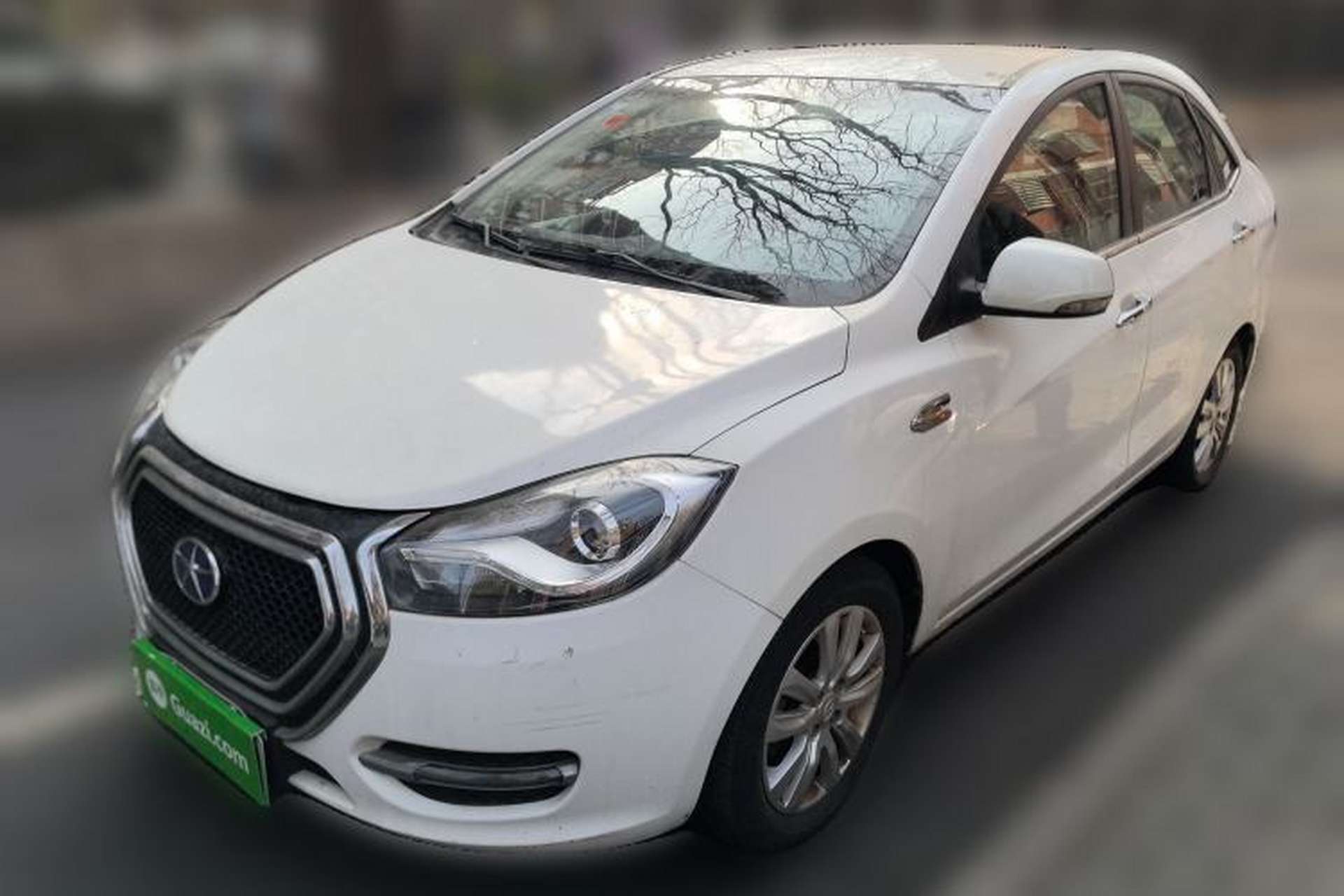 Used JAC Group iEV 2015 iEV5 Front Left 45 Deg