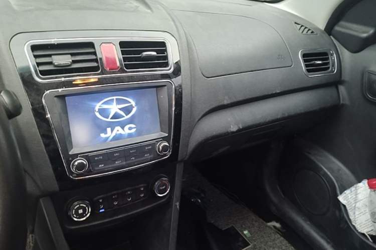 Used JAC Group iEV 2017 iEV4 Luxury Smart Model Audio And AC Panel