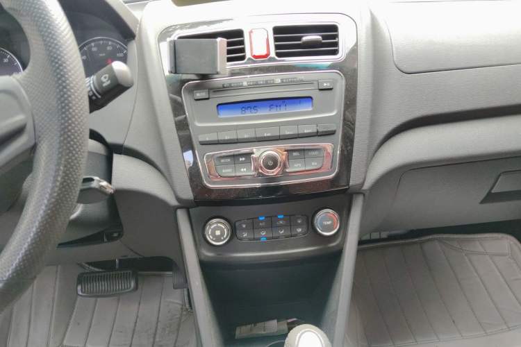Used JAC Group iEV 2017 iEV4 Luxury Model Audio And AC Panel