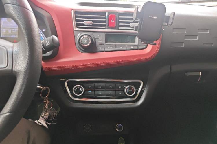 Used JAC Group iEV6E 2017 iEV6E Time Edition Audio And AC Panel