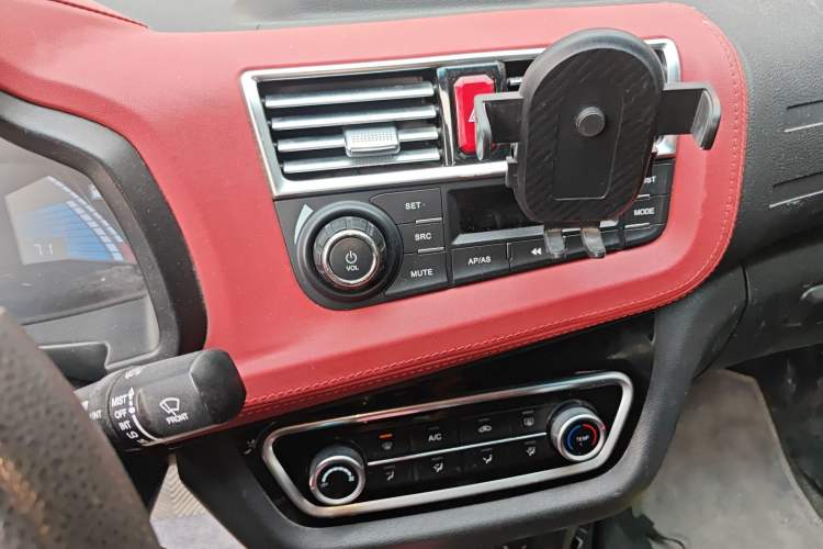 Used JAC Group iEV6E 2017 iEV6E Time Edition Audio And AC Panel