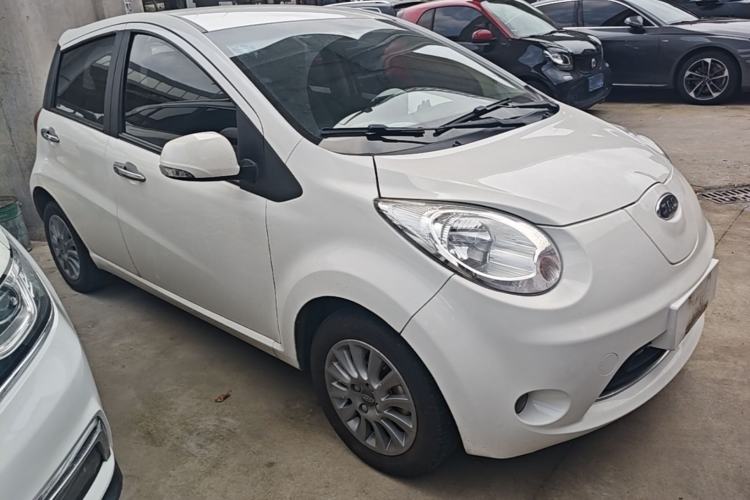 Used JAC Group iEV6E 2017 iEV6E Front Right 45 Deg