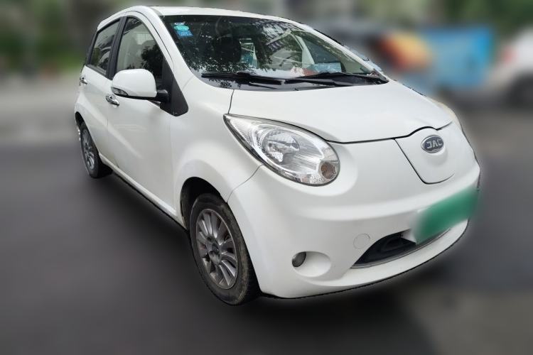 Used JAC Group iEV6E 2017 iEV6E Front Right 45 Deg