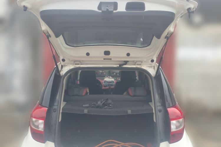 Used JAC Group iEV6E 2017 iEV6E Time Edition Trunk