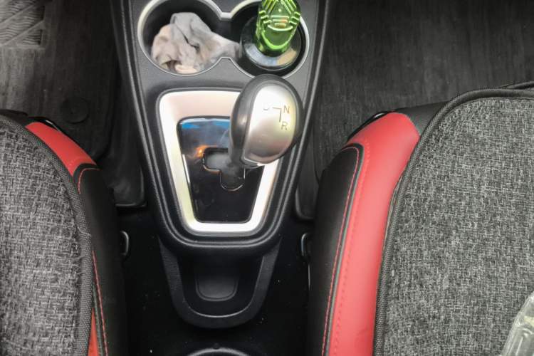 Used JAC Group iEV6E 2018 Upgraded Edition iEV6E Luxury Smart Model Gear Lever
