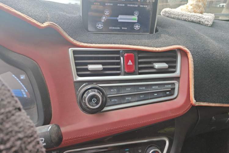 Used JAC Group iEV6E 2018 Sport Edition iEV6E Luxury Smart Enjoyment Version Audio And AC Panel